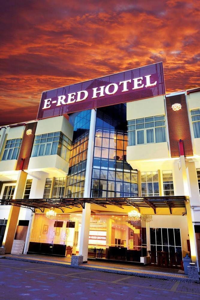 E-Red Hotel Alma Cosmo Bukit Mertajam Zewnętrze zdjęcie